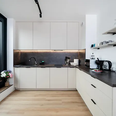 Kopernika - Balcony, Piotrkowska Nearby - By Rentujemy Lejlighed *