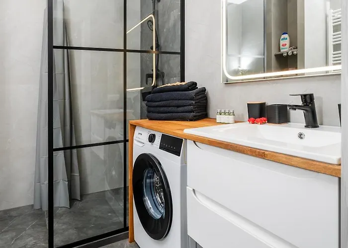 Kopernika - Balcony, Piotrkowska Nearby - By Rentujemy Lejlighed Łódź