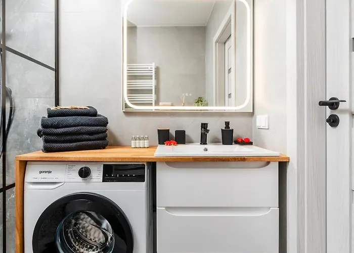 Kopernika - Balcony, Piotrkowska Nearby - By Rentujemy Lejlighed *